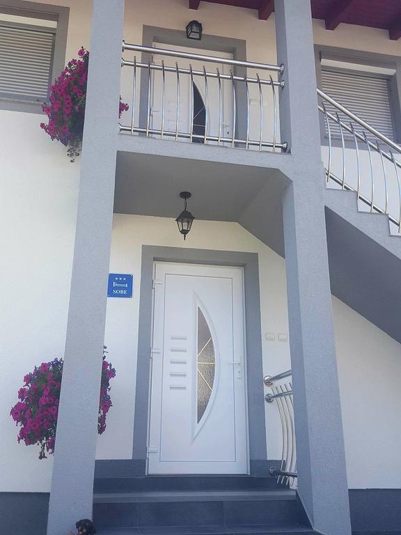 Guesthouse Samolov Vrhovine Exterior foto